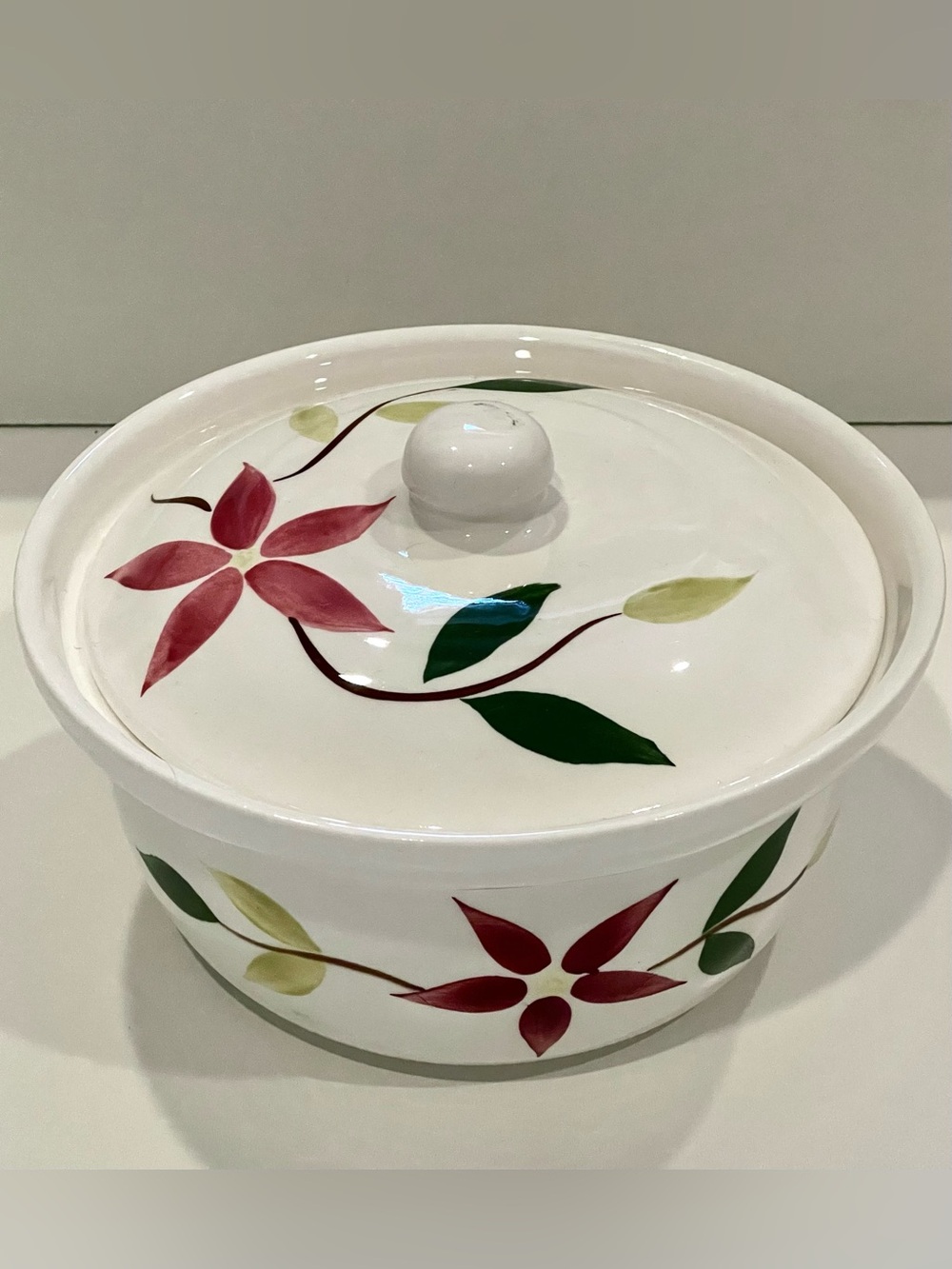 Del Coronado 9” “Starflower” Stoneware  Covered Lidded Casserole Baking Dish